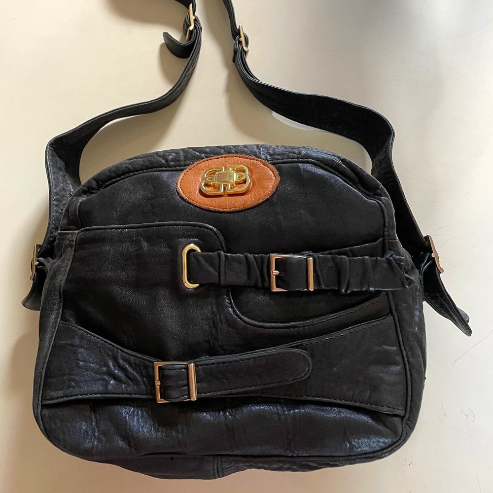 Le Bulga Black Italian Leather Crossbody